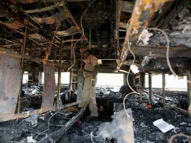 Andhra train fire: Probe points towards passengers' negligence Andhra train fire: Probe points towards passengers' negligence