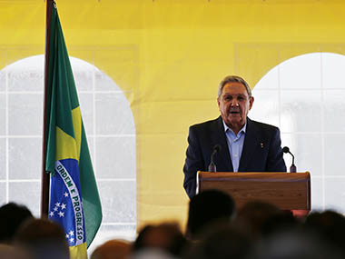 Raul Castro denounces Donald Trump's tough stance on Cuba, rejects US' rhetoric on human rights Raul Castro denounces Donald Trump's tough stance on Cuba, rejects US' rhetoric on human rights