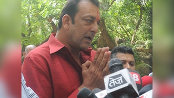 Sanjay Dutt prays at temple, dargah for his wife Maanayata 
