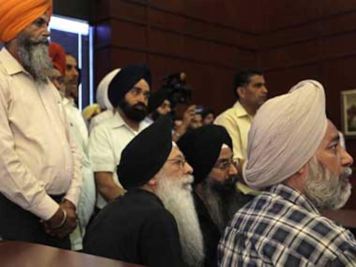 Lawmaker calls for end of ban on Sikh articles in US military