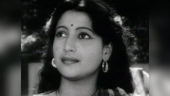 Suchitra Sen weak, responding to treatment