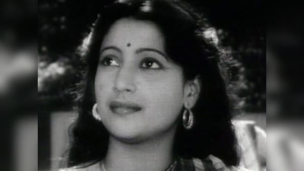 Suchitra Sen weak, responding to treatment