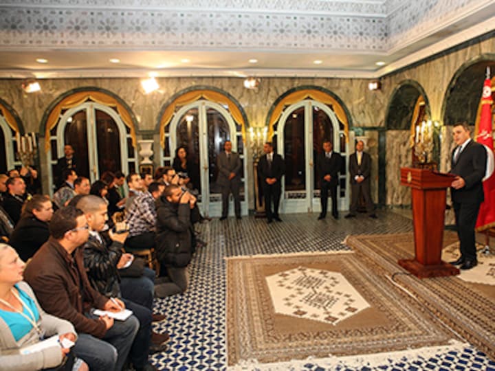 Tunisia approves new constitution, appoints government