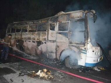 Luxury bus collides with oil tanker: 8 burned to death