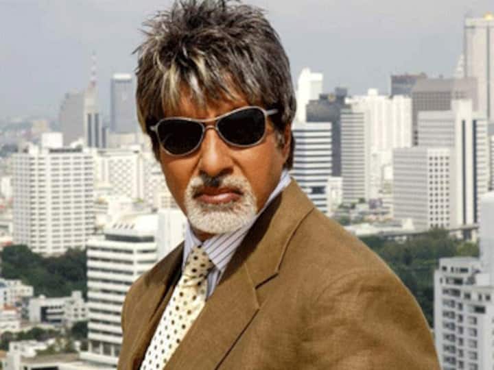 Amitabh Bachchan ponders over gay rights ruling