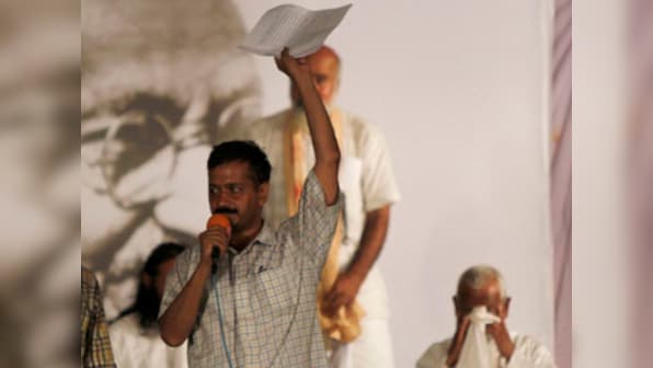 Rains force Kejriwal to take shelter in car during dharna 