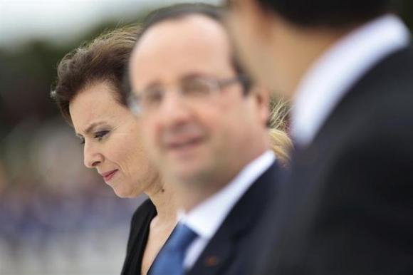 It's official: French President Francois Hollande splits with first lady It's official: French President Francois Hollande splits with first lady