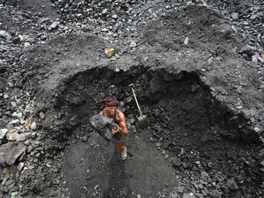 Cos without green nod to lose coal block; govt sends notices to 61 firms Cos without green nod to lose coal block; govt sends notices to 61 firms