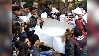 Kejriwal leaves Janata Darbar midway to avoid 'stampede-like situation'