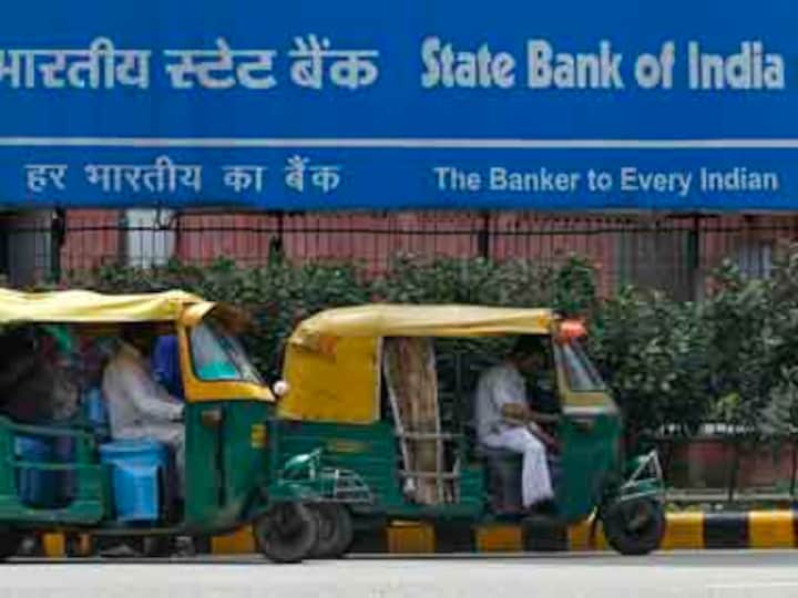 After RBI, banks start passing on benefit to consumers