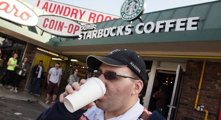 Photos: LA Health Department shuts downs faux cafe Dumb Starbucks Photos: LA Health Department shuts downs faux cafe Dumb Starbucks