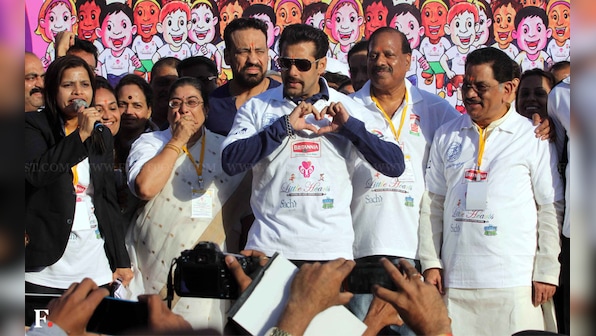 Photos: Salman Khan flags off Little Hearts Marathon in Mumbai