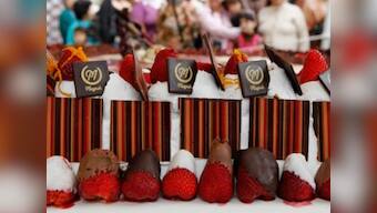 WhatsApp - Facebook deal was made on Valentines Day over chocolate covered strawberries