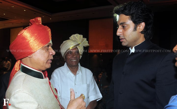 Images: SRK, Abhishek spotted at wedding reception 