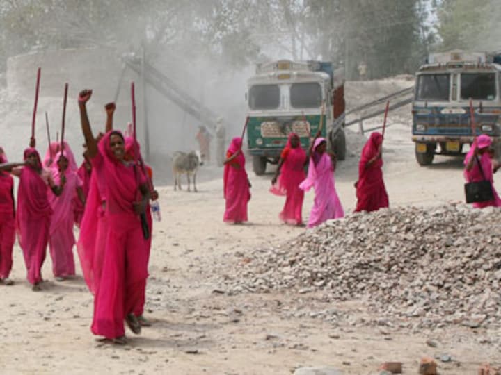 Gulabi Gang vs Gulaab Gang: Will Madhuri turn rural activists into bandits?