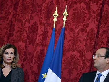 France's Hollande retreats on family policy after protests France's Hollande retreats on family policy after protests