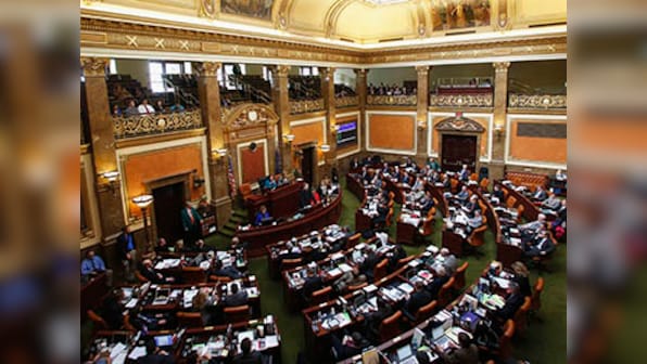 US approves two bills to toughen measures against undocumented immigrants