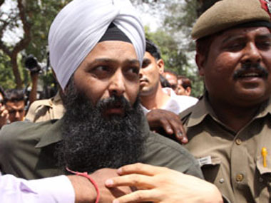 Man who hurled shoe at Chidambaram in 2009 is AAP's LS candidate Man who hurled shoe at Chidambaram in 2009 is AAP's LS candidate