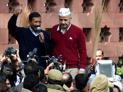 Attack on media by Kejriwal, VK Singh distressing: Editors Guild Attack on media by Kejriwal, VK Singh distressing: Editors Guild