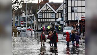 London: Thames reaches highest level in years, floods towns
