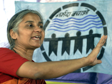 Promise of homes to slum dwellers a poll gimmick: Medha Patkar Promise of homes to slum dwellers a poll gimmick: Medha Patkar