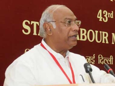 PAC chairman cannot summon AG, CAG on Rafale before entire panel, says member; majority against proposal by Mallikarjun Kharge PAC chairman cannot summon AG, CAG on Rafale before entire panel, says member; majority against proposal by Mallikarjun Kharge