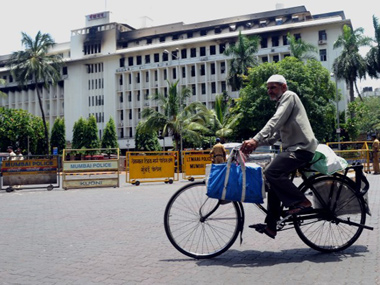 Maharashtra employees to strike for five day work week Maharashtra employees to strike for five day work week