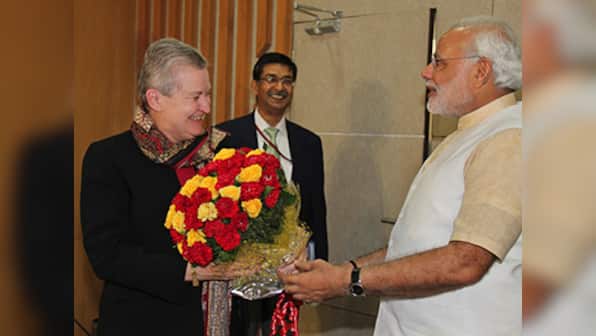 US takes a U-turn as Nancy Powell meets Modi in Gujarat