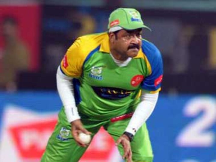 Mohanlal's Kerala Strikers deplaned at Kochi for alleged misbehaviour