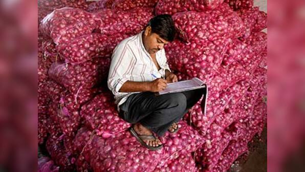Wholesale onion prices fall to Rs 4.70/kg, lowest in FY14