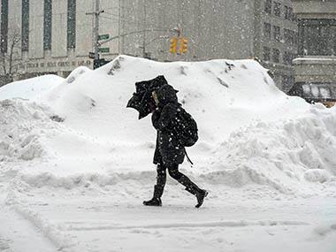 Winter storm leaves 25 dead in US East Coast