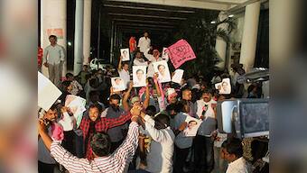 Telangana pays off: TRS chief meets Cong to discuss alliance