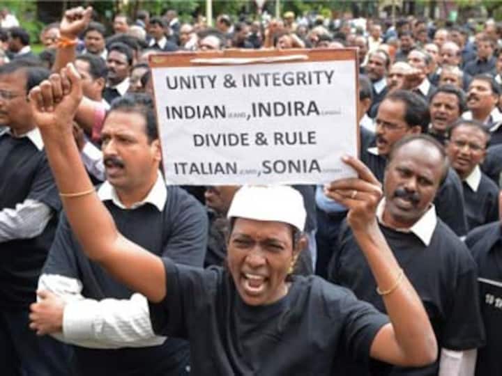 Passage of Telangana: How Cong, BJP sold democracy for votes