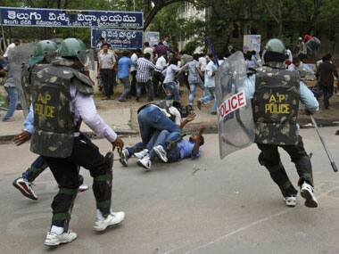 Protests break out in Seemandhra over passage of Telangana Bill