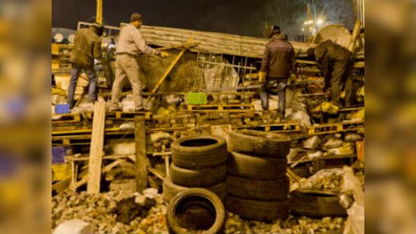 Ukraine: Nearly 101 killed in one week of clashes 