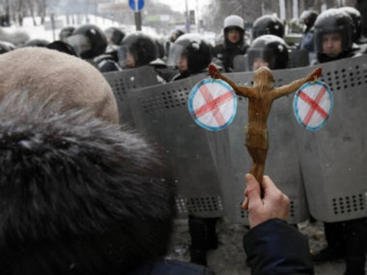 Ukraine: Police say 20 officers wounded by gunfire in Kiev  Ukraine: Police say 20 officers wounded by gunfire in Kiev