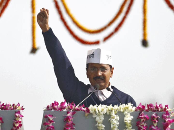 Shokeen meets L-G, officially withdraws support to AAP govt Shokeen meets L-G, officially withdraws support to AAP govt