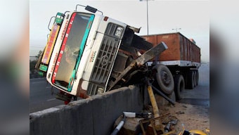 15 killed after speeding truck collides with SUV in Bengal 
