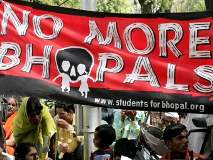 Ahead of Bhopal gas tragedy anniversary, hundreds of survivors form human chain, demand Dow Chemicals pay compensation