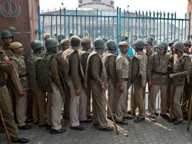 Delhi HC directs police to get rid of quacks Delhi HC directs police to get rid of quacks