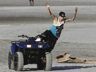 Justin Bieber searches for spiritual help with baptism? Justin Bieber searches for spiritual help with baptism?