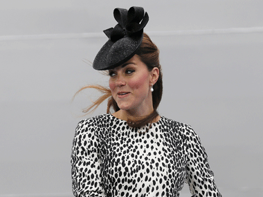 All about skirts: will the Queen convince Kate for a royal makeover? All about skirts: will the Queen convince Kate for a royal makeover?