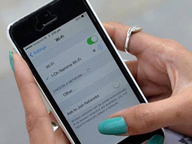 US House passes bill allowing users to unlock mobiles