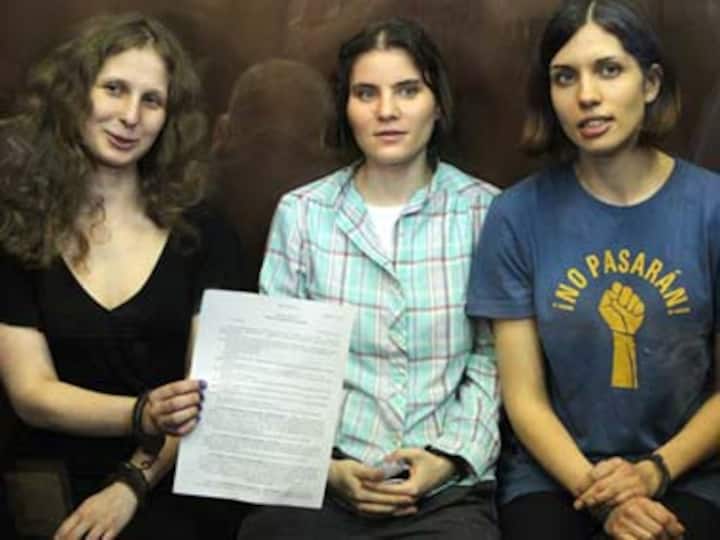 Pussy Riot members detained in Sochi by Russian police Pussy Riot members detained in Sochi by Russian police