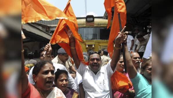 Shiv Sena workers demand Pak musicians be sent back