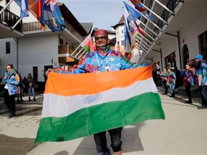 India completes Olympic return with Sochi flag raising India completes Olympic return with Sochi flag raising