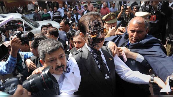 Subrata Roy's SC drama in photos: A squirt of ink and up to a week in Tihar 