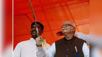 Sonia, PM ensuring Congress' defeat: LK Advani