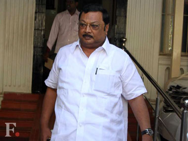 Alagiri runs into Chidambaram at Chennai airport Alagiri runs into Chidambaram at Chennai airport