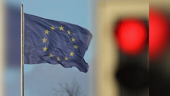 EU, Russia pursue diplomacy amid sanction threats over Ukraine